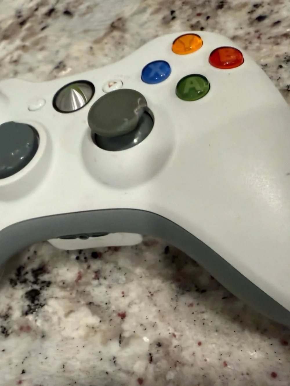 Microsoft White Wireless Xbox Controller with Multicolored Face Buttons